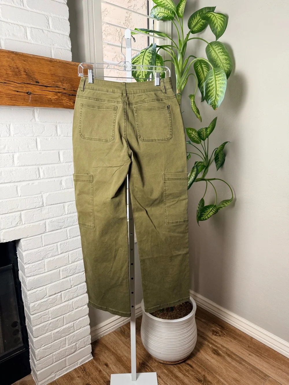Flamingals Army Green Mid Rise Straight Leg Cargo Jeans